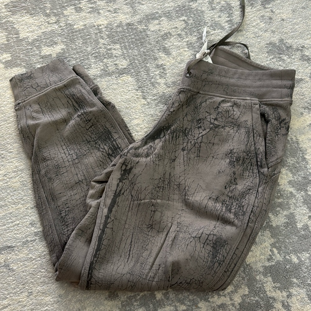 Lululemon joggers